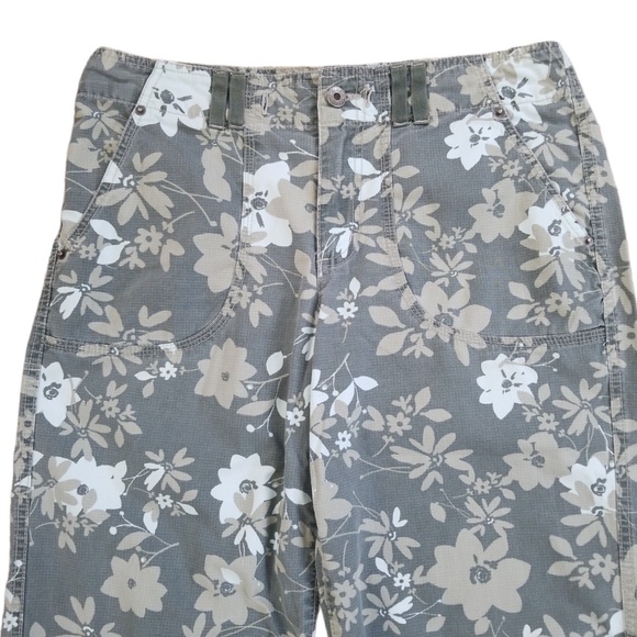 Gloria Vanderbilt Gray Floral Skimmer Capri Pants Size:‎ 8 - Picture 2 of 10